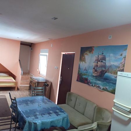 Red Apartman Trebinje Esterno foto