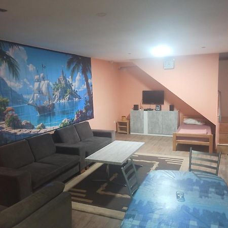 Red Apartman Trebinje Esterno foto