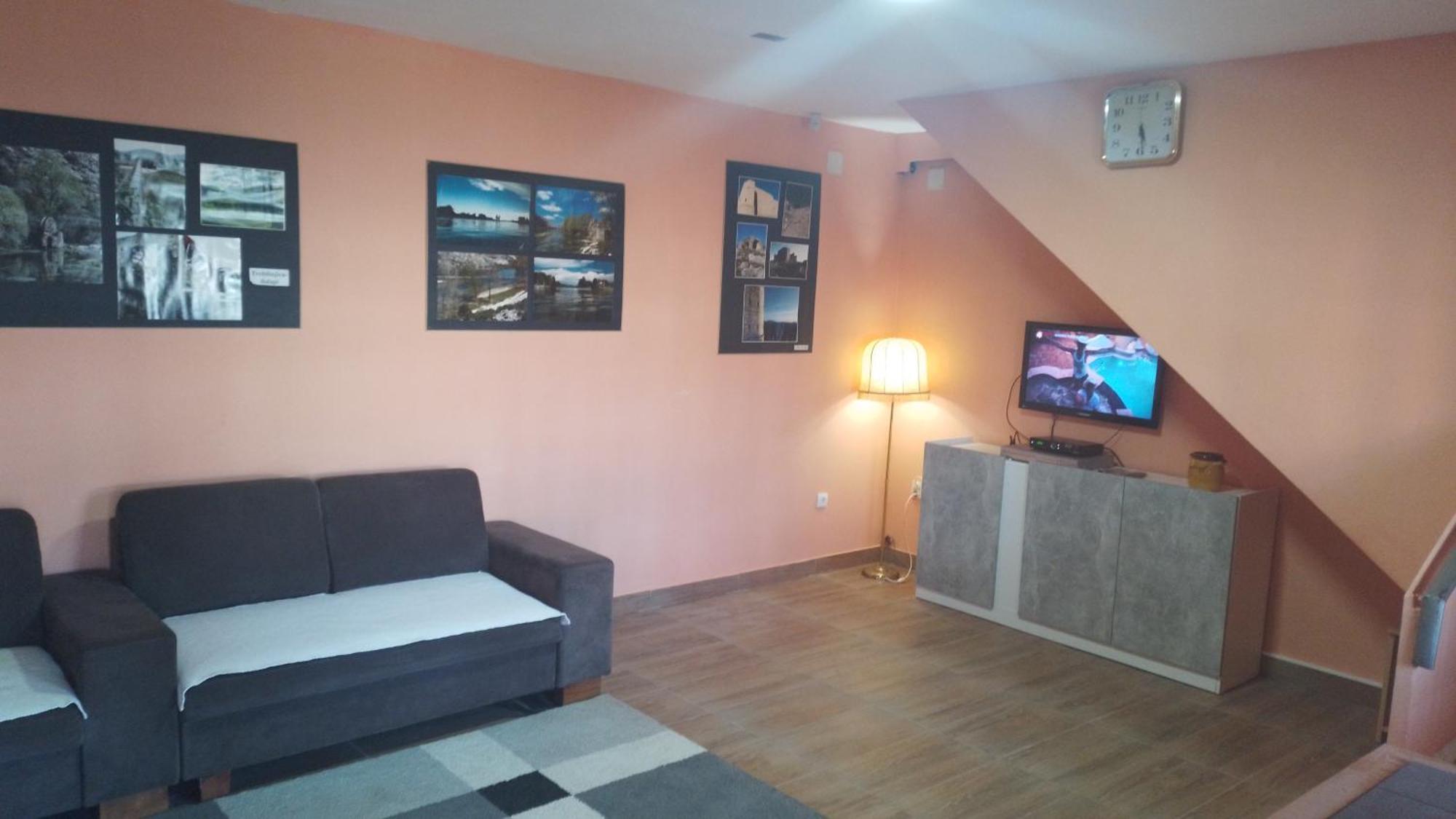 Red Apartman Trebinje Esterno foto