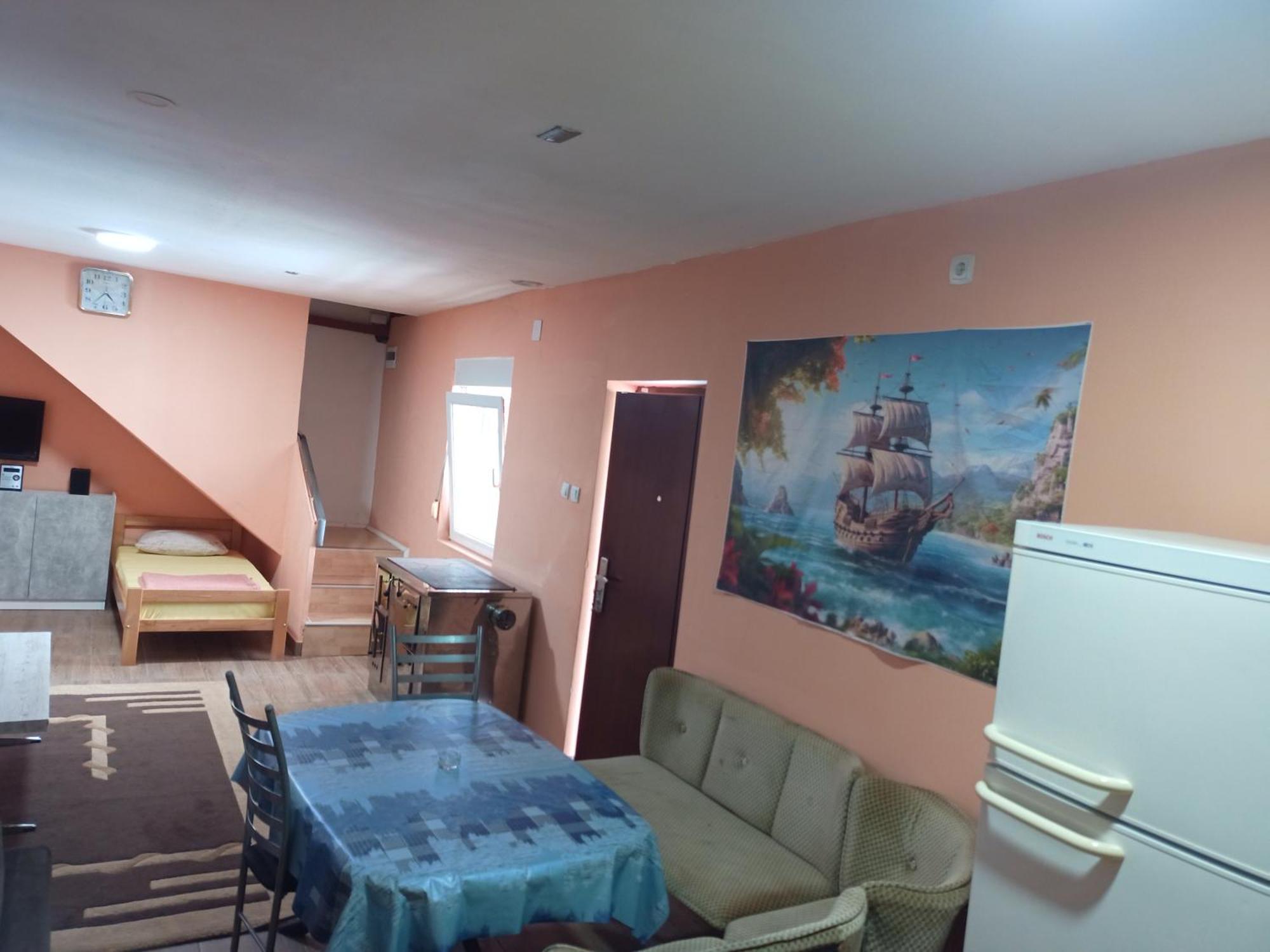 Red Apartman Trebinje Esterno foto